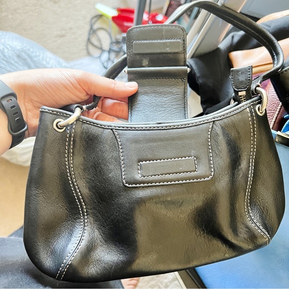 Cole Haan Small Black Leather Purse - Picture 9 of 12